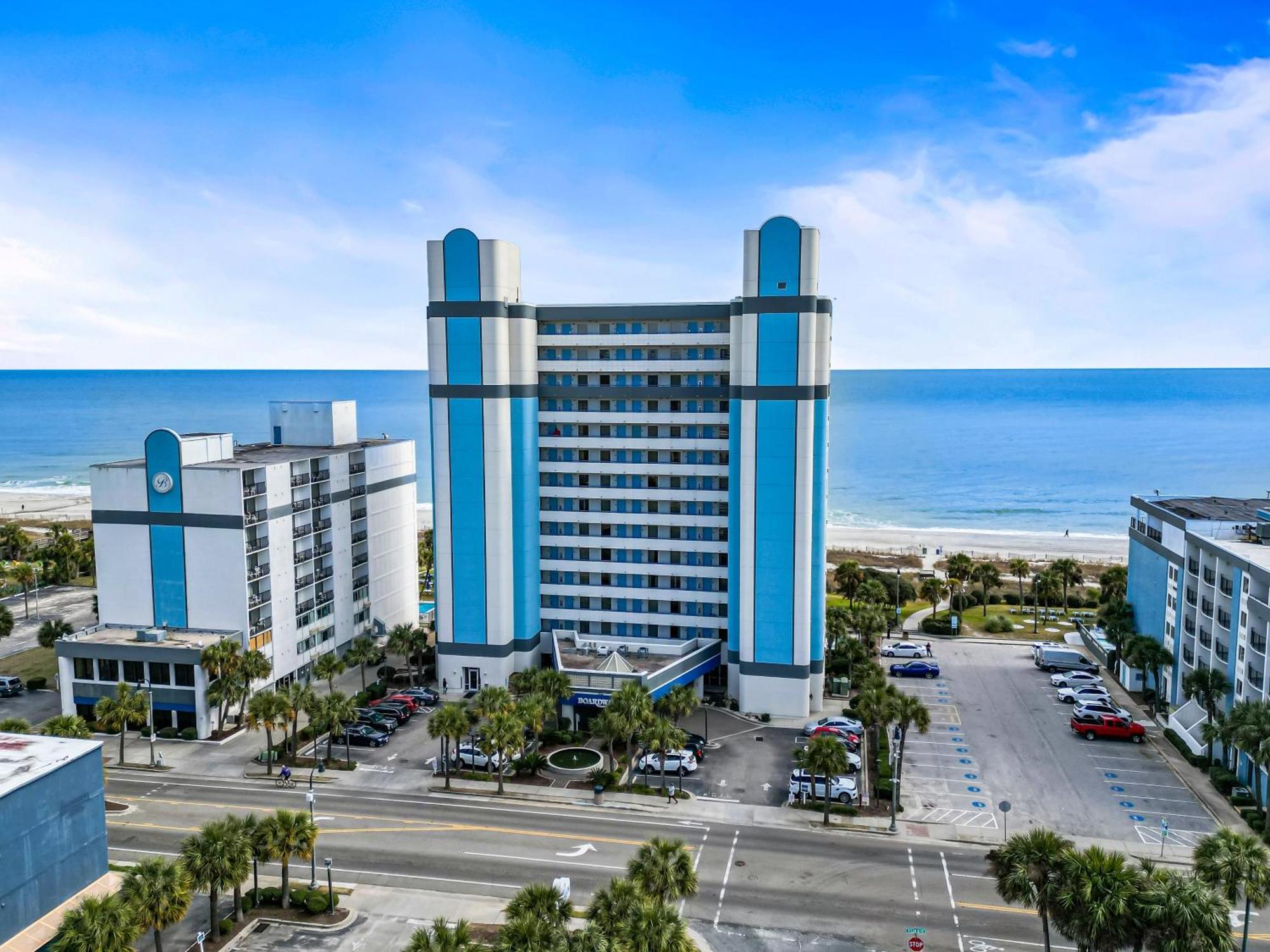 Recently Remodeled Double Queen Condo- Oceanfront Views! Boardwalk 135 Миртл-Бич Экстерьер фото
